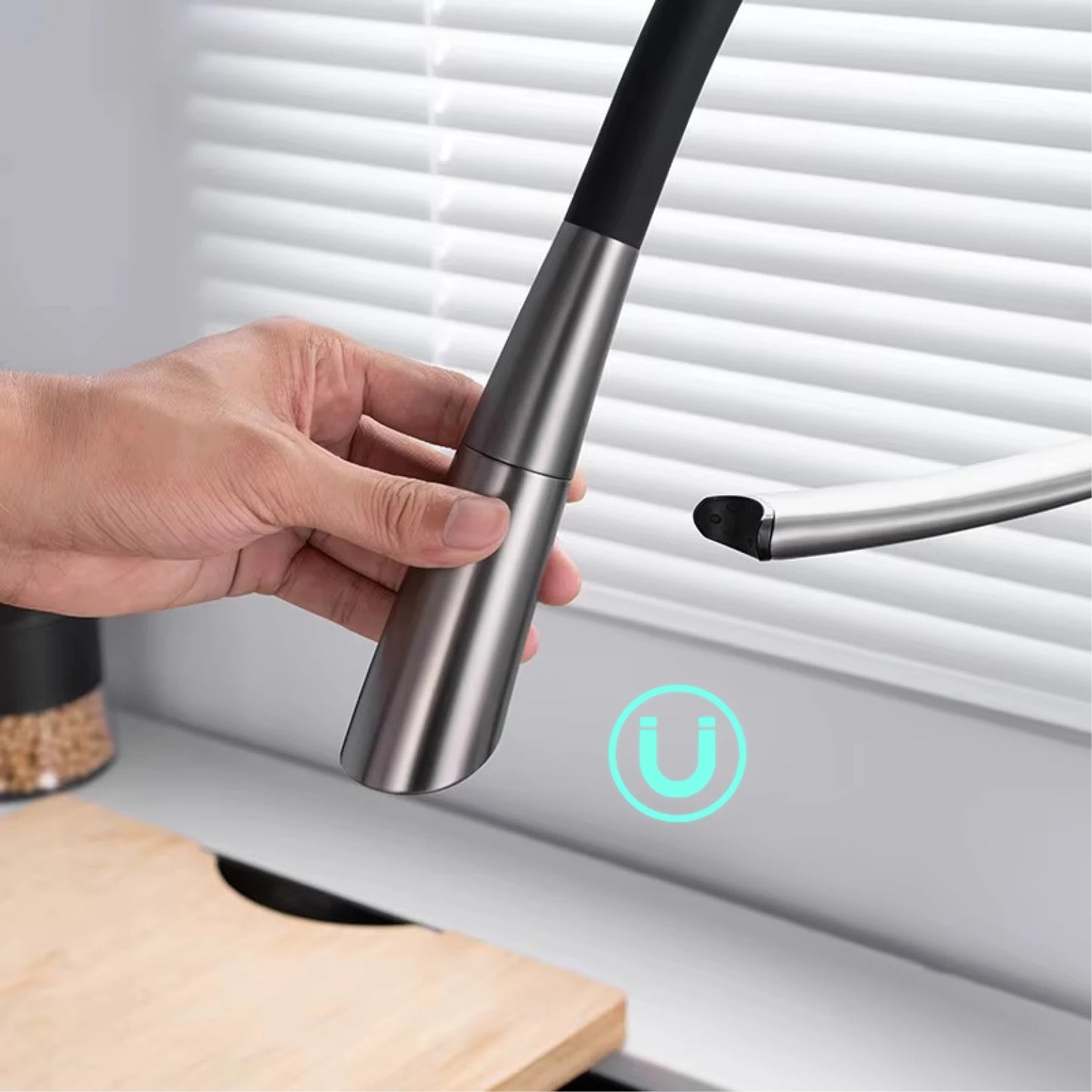 Modern luxury black brass kitchen faucet Pull-Out magnetic suction design Single handle hot & cold water 2 function sink Mixer